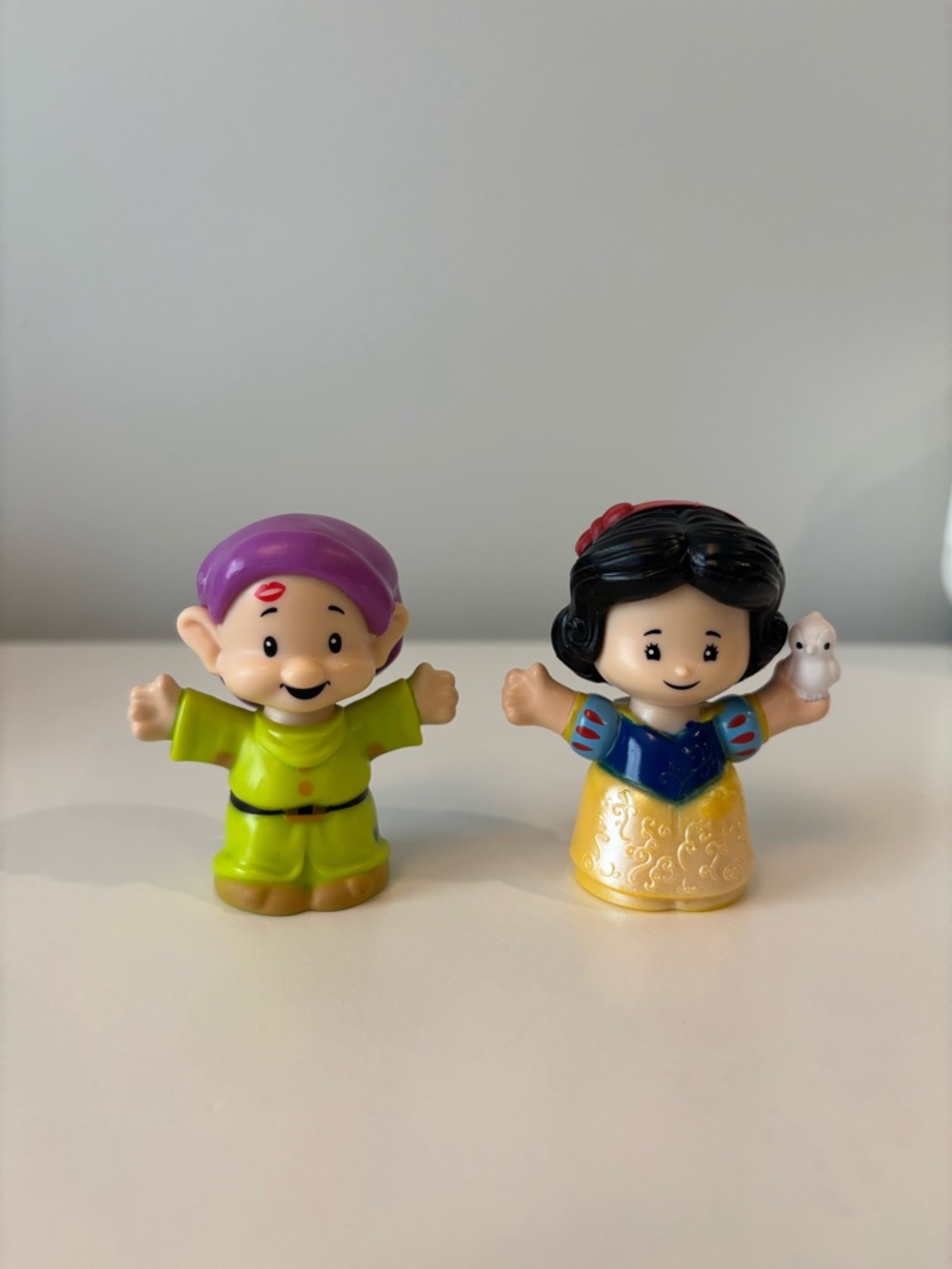 Little People- Snow White & Dwarf Figurine Set